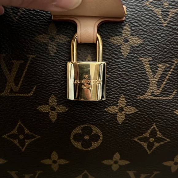 A92- 💯% authentic Louis Vuitton Rivori MM - Picture 16 of 16